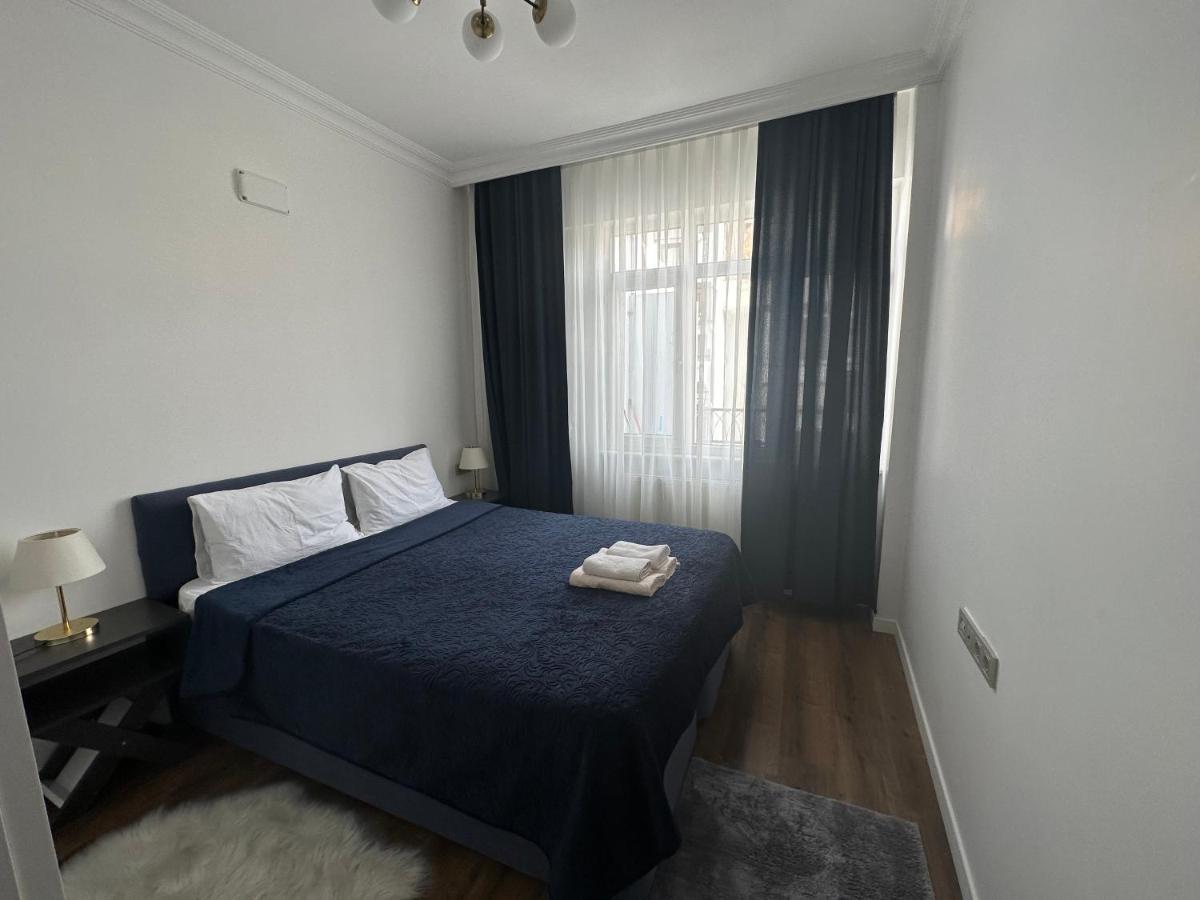 Center Of City In Besiktas 2 Plus 1 With 2 Bathroom And 3 Air Conditioner Istanbul Exterior foto