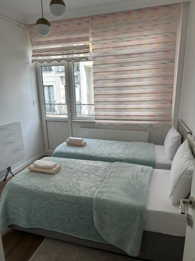 Center Of City In Besiktas 2 Plus 1 With 2 Bathroom And 3 Air Conditioner Istanbul Exterior foto